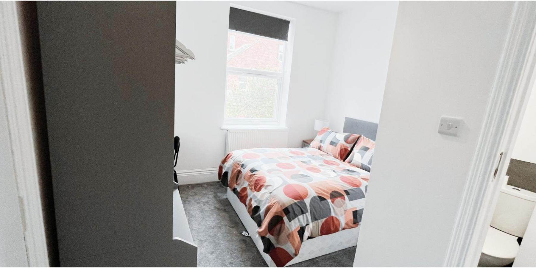Private Room In Modern House Near Нотингам Екстериор снимка